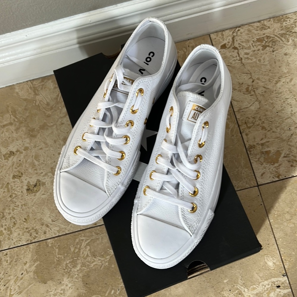 Converse Lift OX Platform Leather Sneaker in white and gold